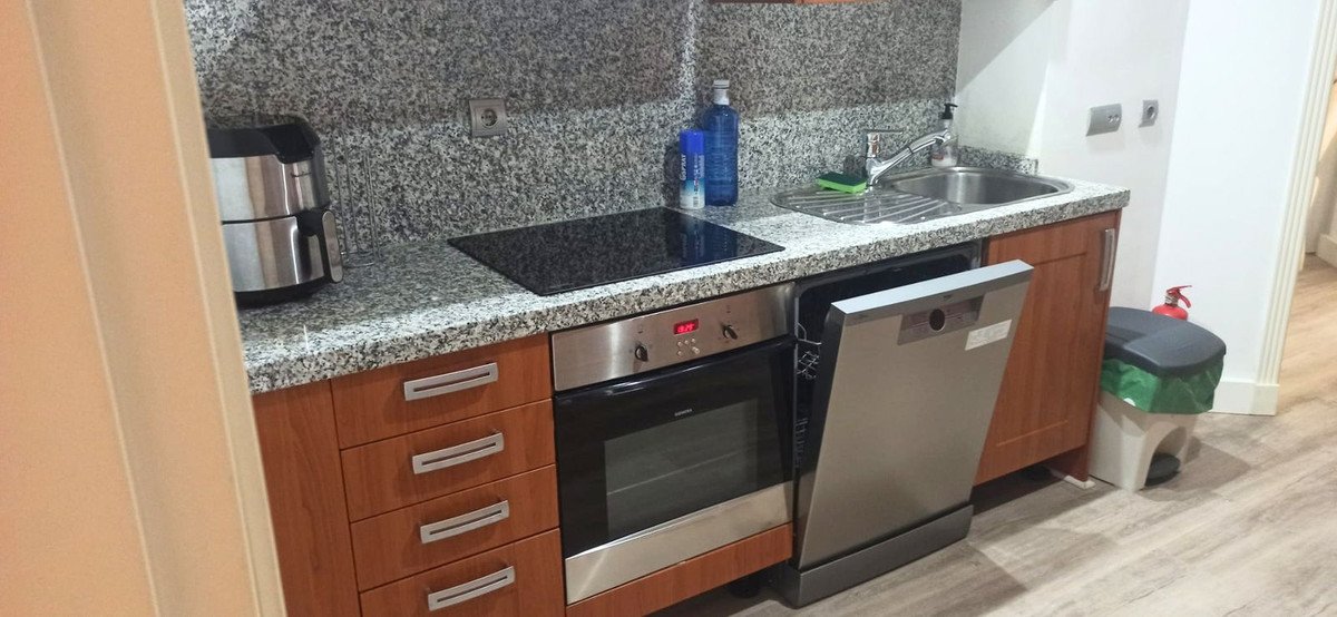 2 Bed Middle Floor Apartment in Nueva Andalucía