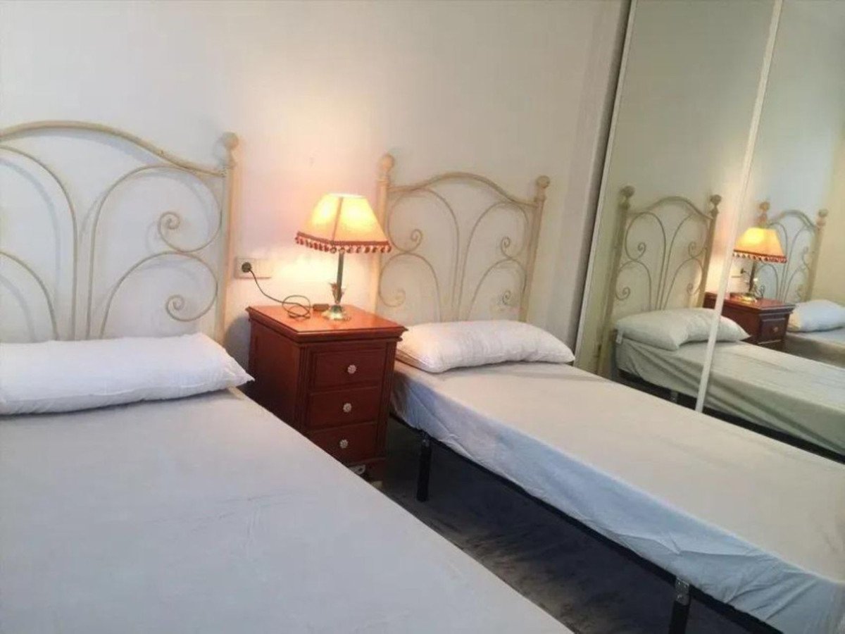 2 Bed Middle Floor Apartment in Puerto Banús
