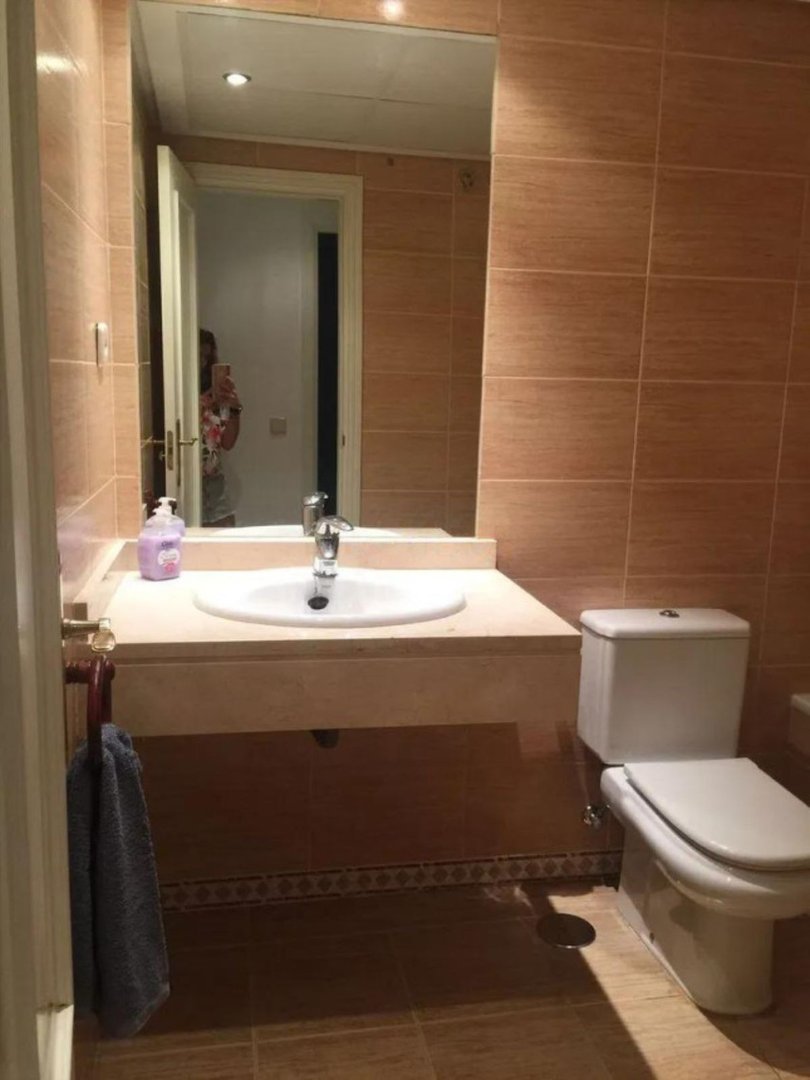 2 Bed Middle Floor Apartment in Puerto Banús