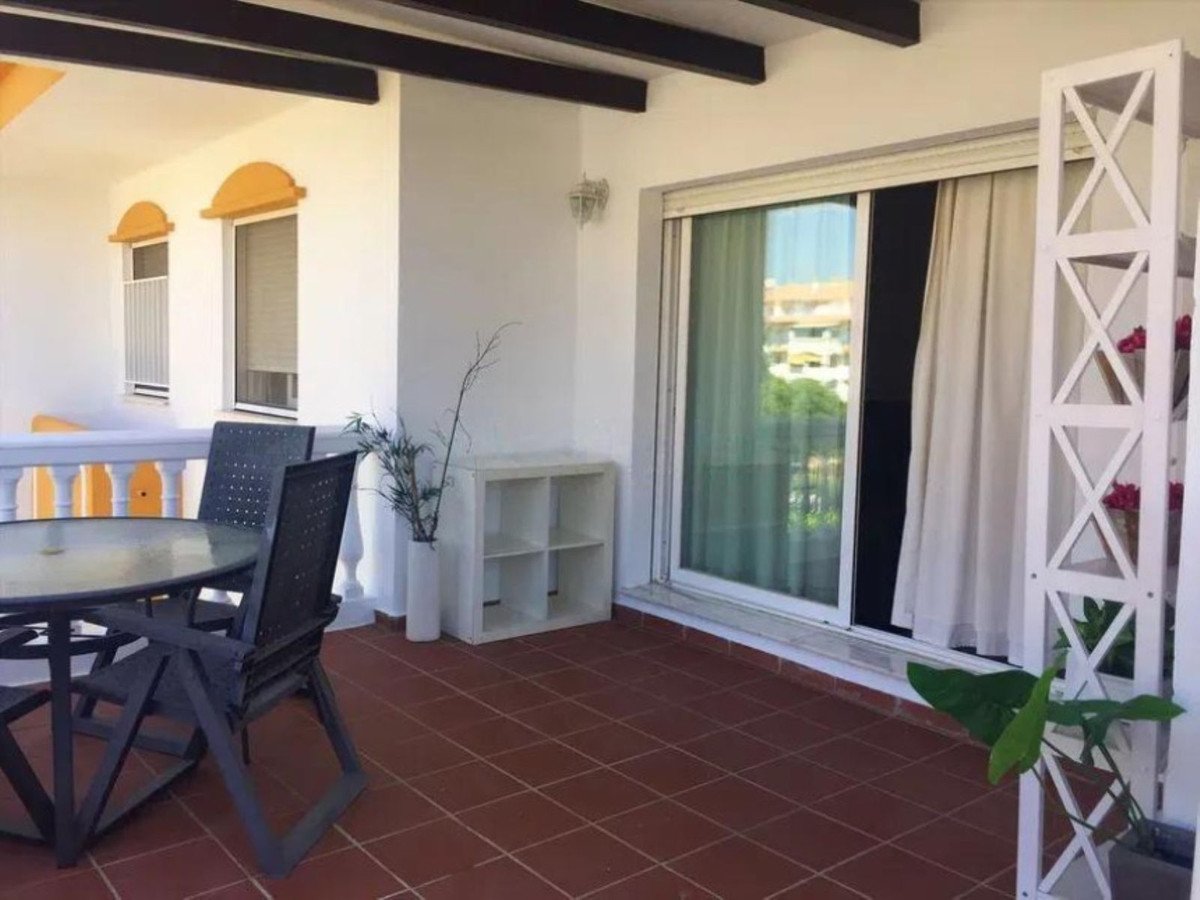 2 Bed Middle Floor Apartment in Puerto Banús