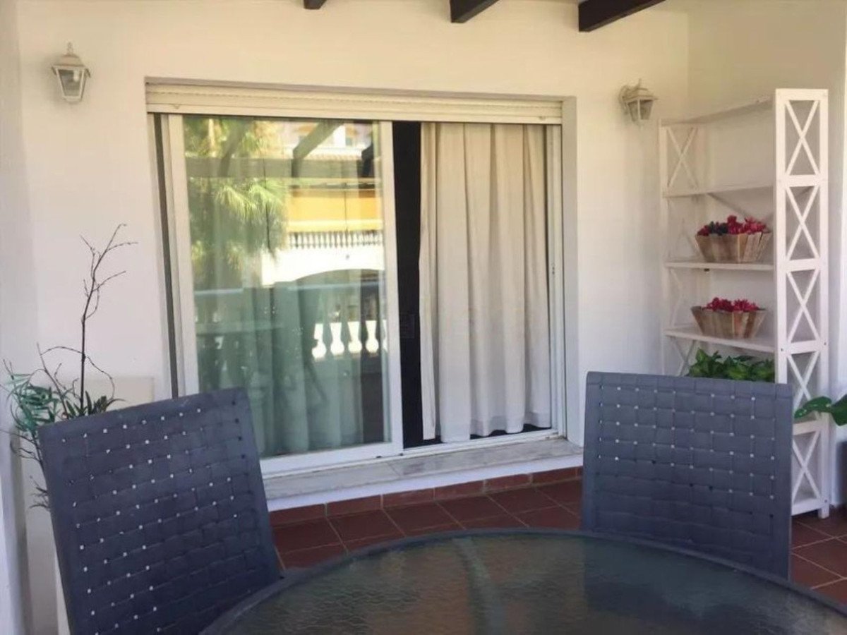 2 Bed Middle Floor Apartment in Puerto Banús