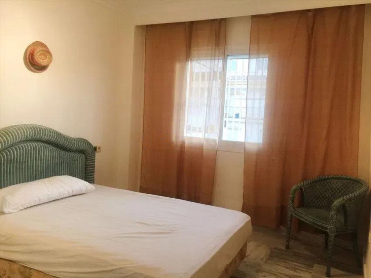 2 Bed Middle Floor Apartment in Puerto Banús