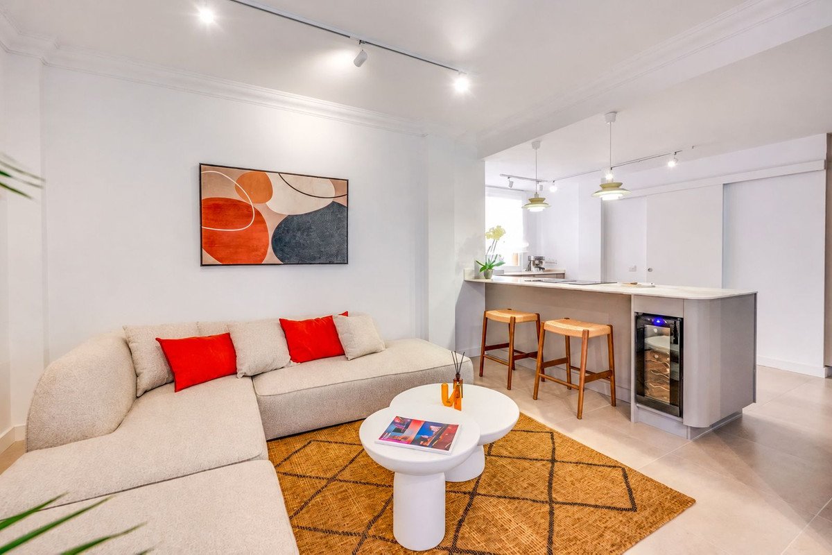 2 Bed Middle Floor Apartment in Estepona