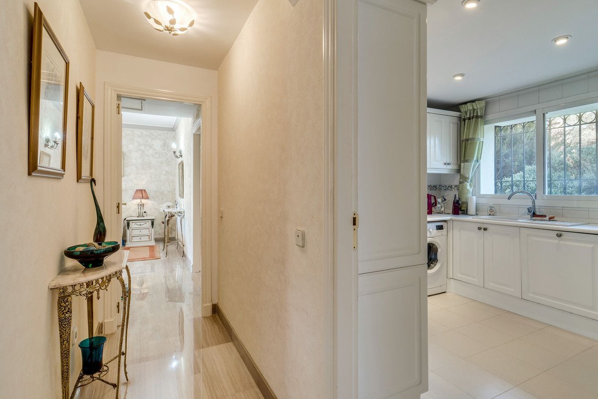 2 Bed Ground Floor Apartment in Elviria