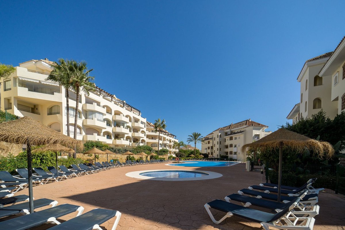 2 Bed Ground Floor Apartment in Elviria