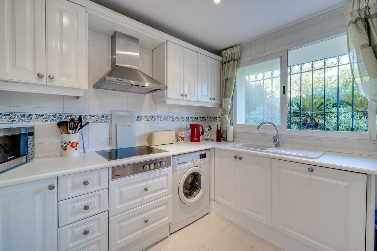 2 Bed Ground Floor Apartment in Elviria