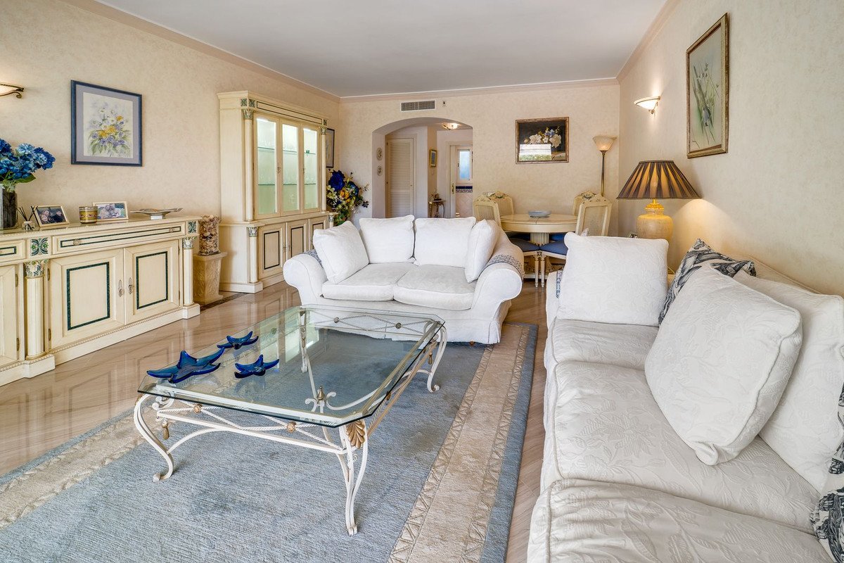 2 Bed Ground Floor Apartment in Elviria