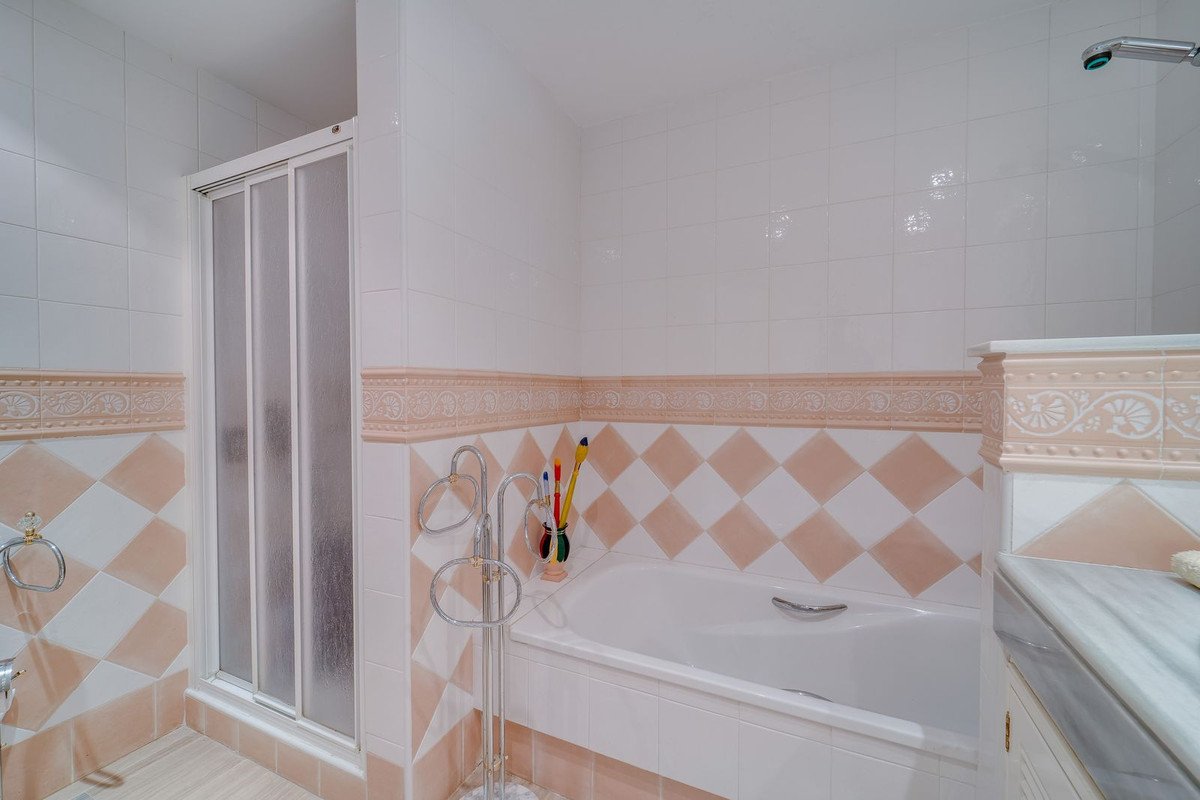 2 Bed Ground Floor Apartment in Elviria