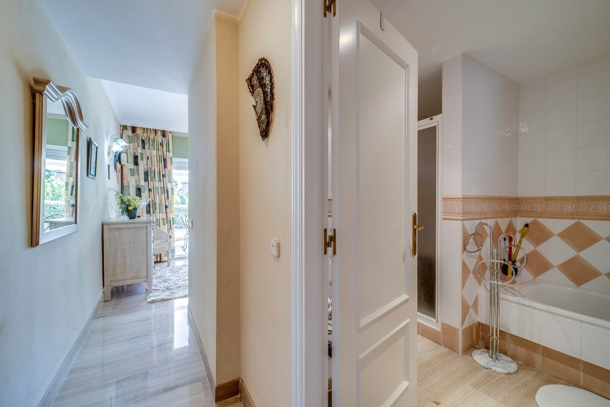 2 Bed Ground Floor Apartment in Elviria