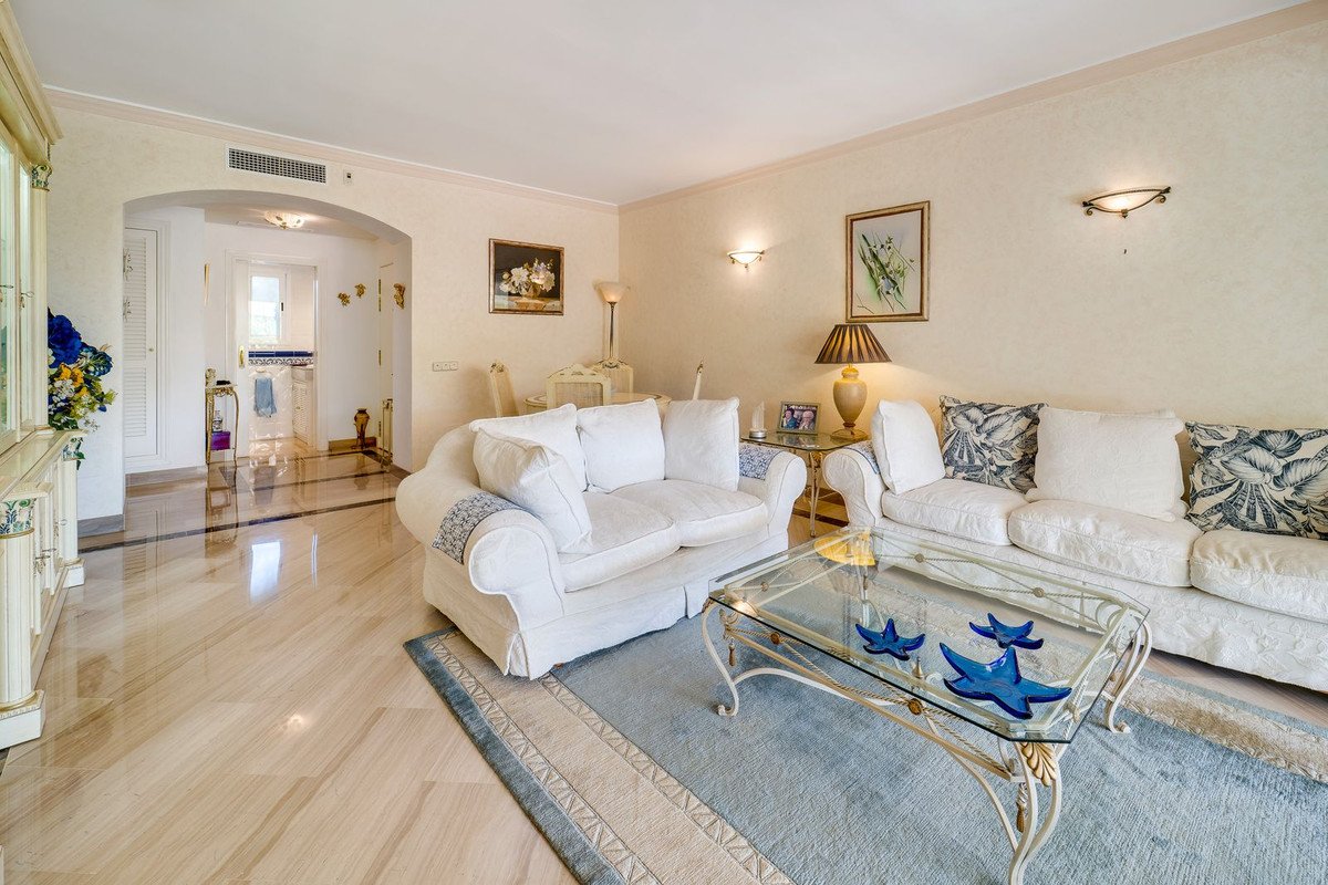 2 Bed Ground Floor Apartment in Elviria
