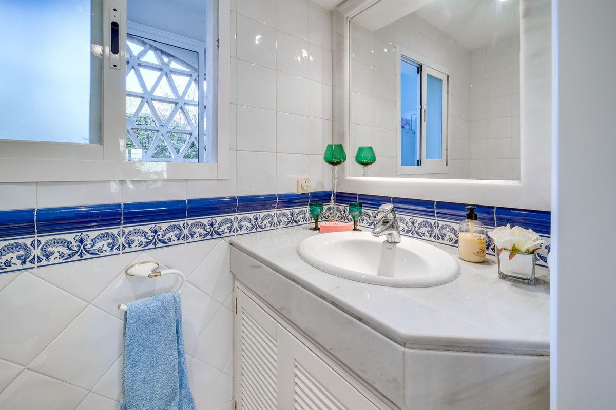 2 Bed Ground Floor Apartment in Elviria