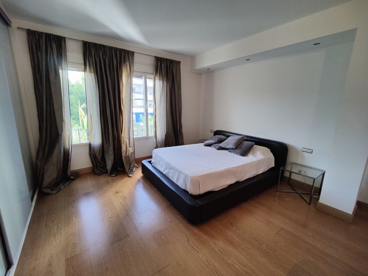1 Bed Middle Floor Apartment in Puerto Banús