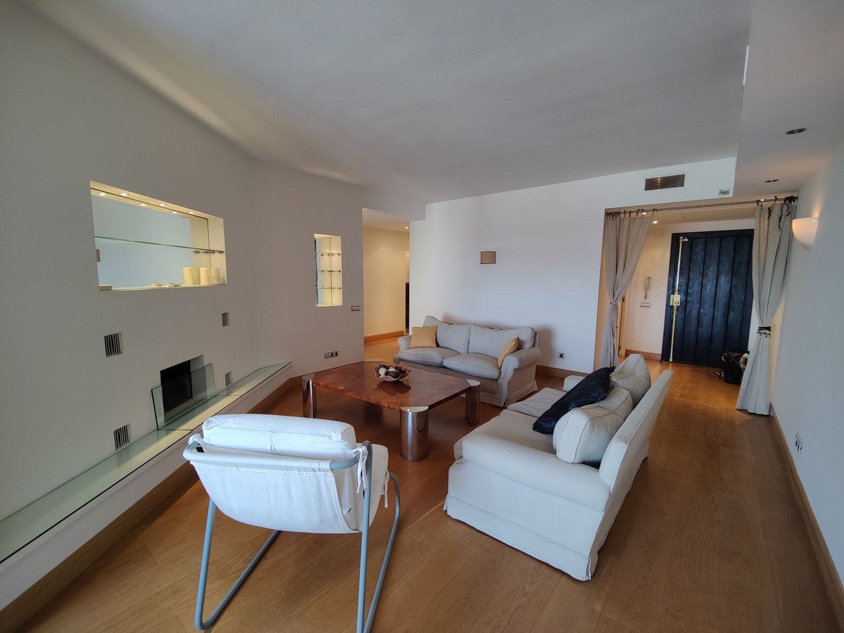 1 Bed Middle Floor Apartment in Puerto Banús