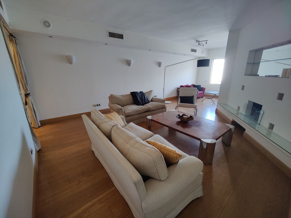 1 Bed Middle Floor Apartment in Puerto Banús