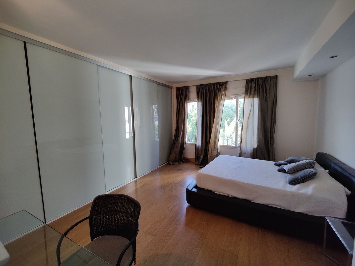 1 Bed Middle Floor Apartment in Puerto Banús