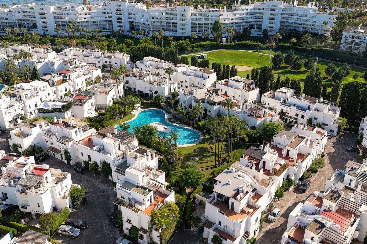 3 Bed Townhouse in San Pedro de Alcántara