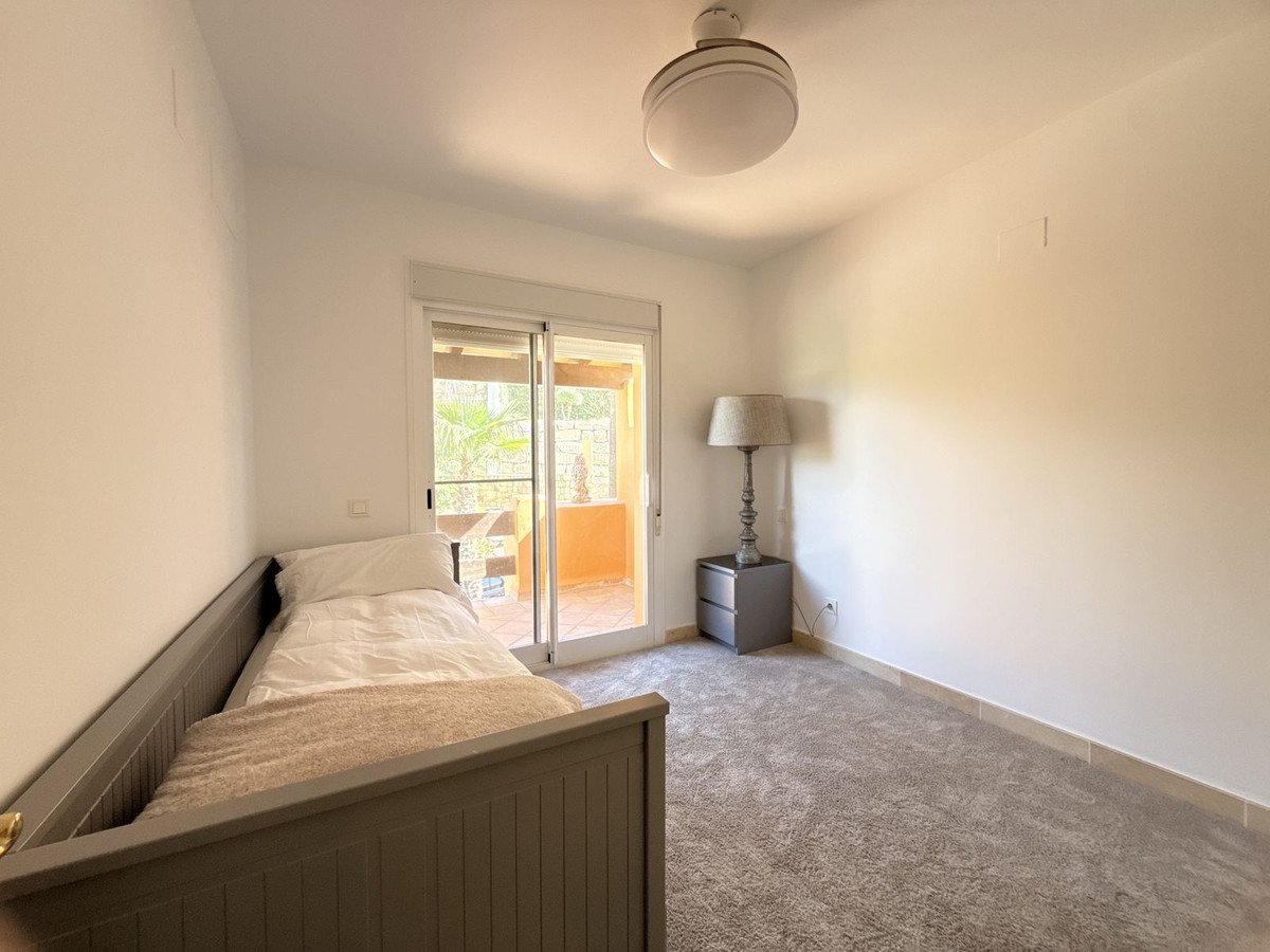 4 Bed Semi-Detached House in Benahavís
