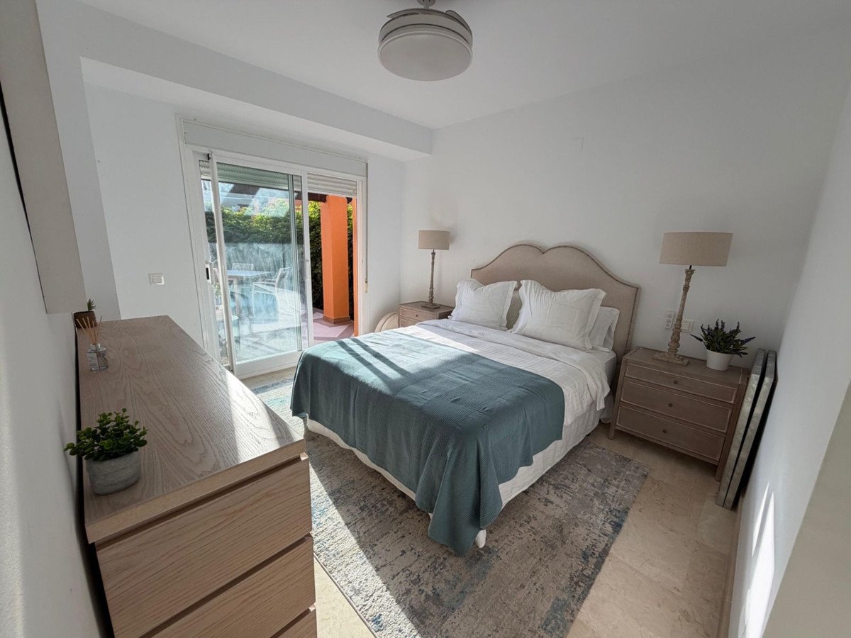 4 Bed Semi-Detached House in Benahavís