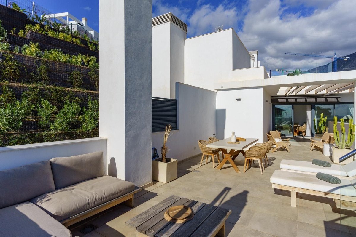 2 Bed Top Floor Apartment in Carvajal