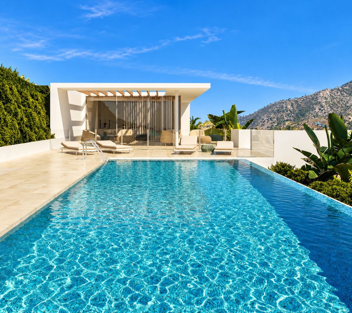 2 Bed Top Floor Apartment in Carvajal