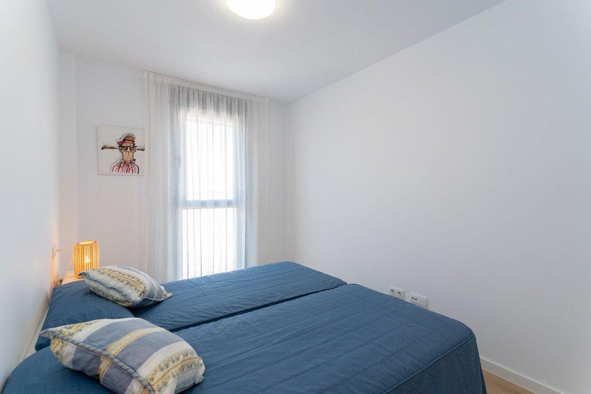 3 Bed Middle Floor Apartment in Málaga Este