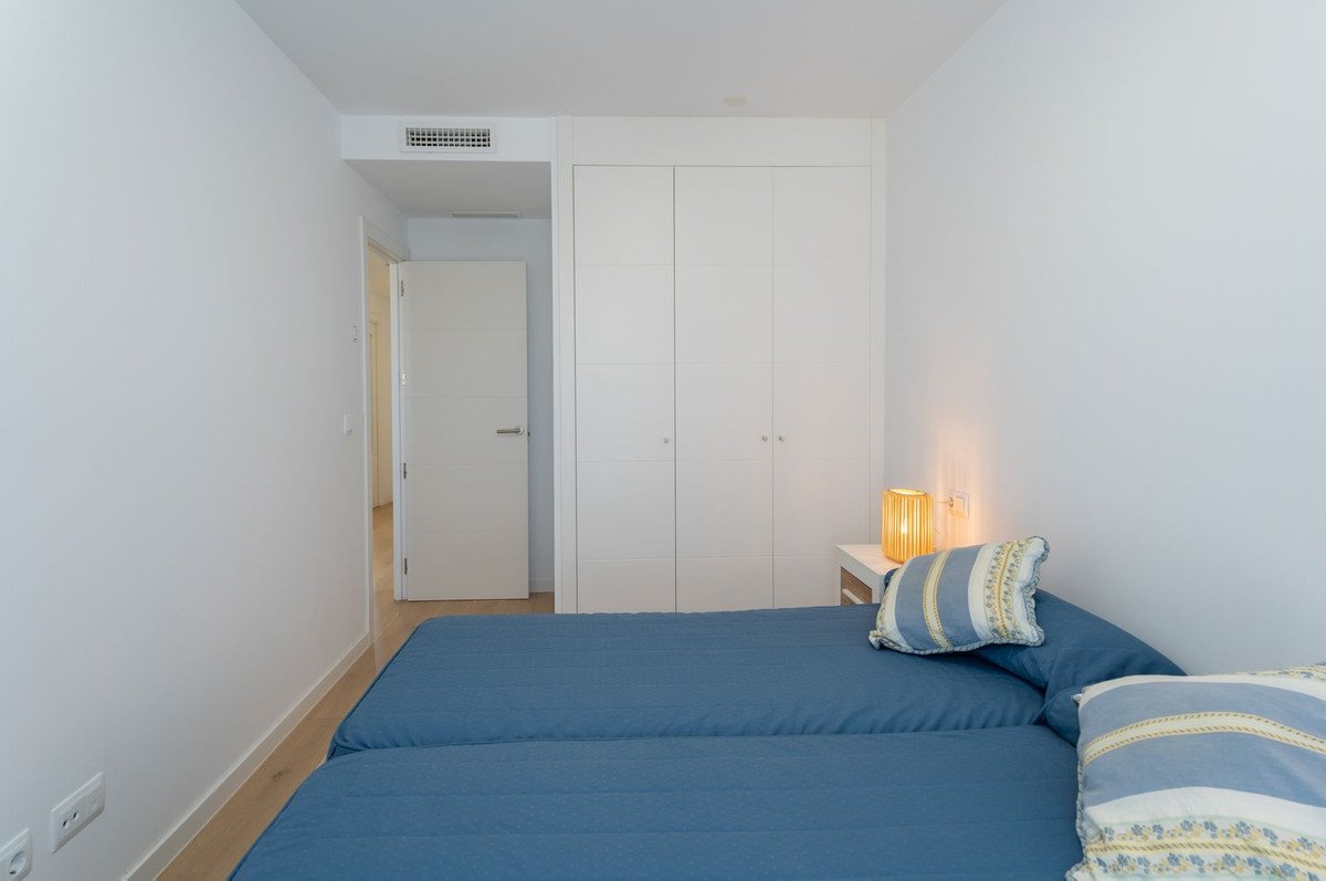 3 Bed Middle Floor Apartment in Málaga Este