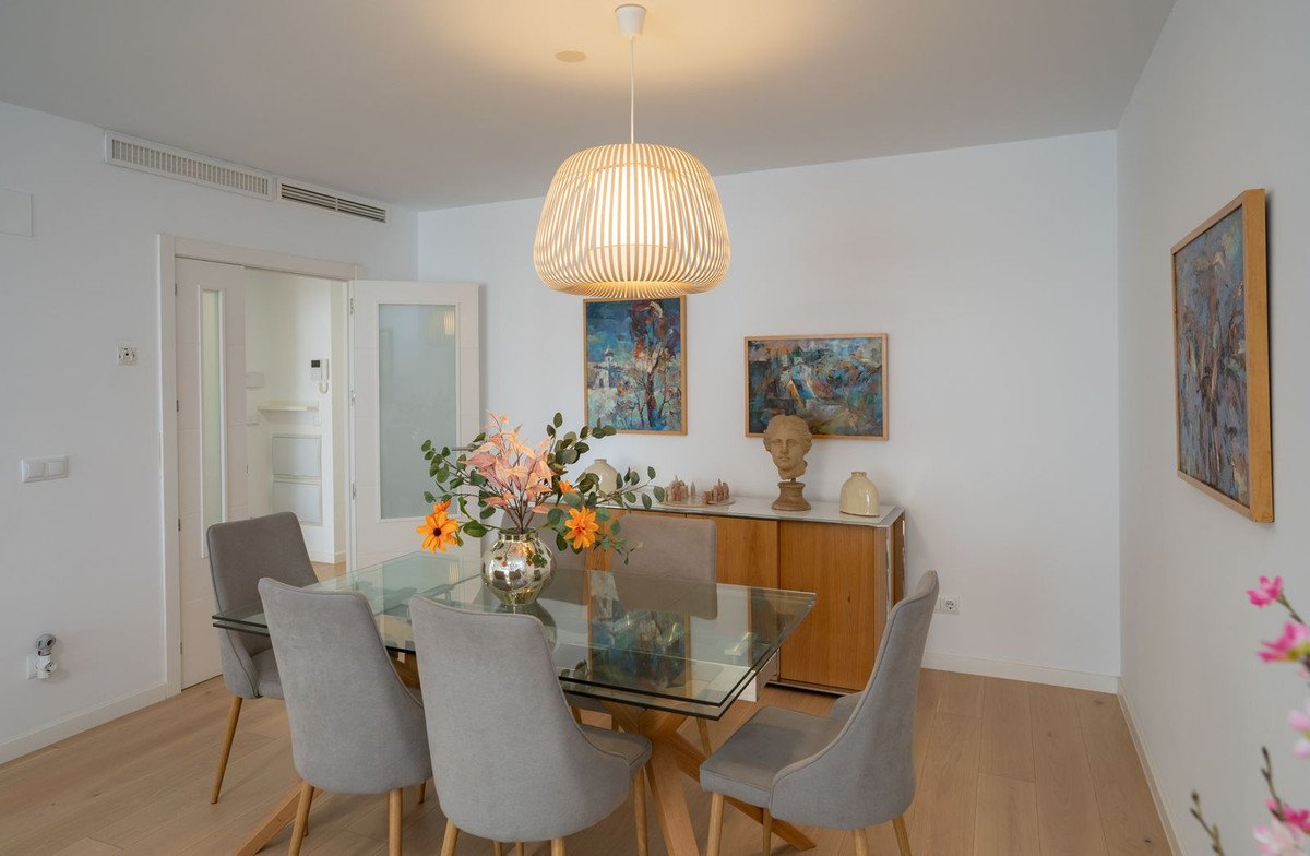 3 Bed Middle Floor Apartment in Málaga Este