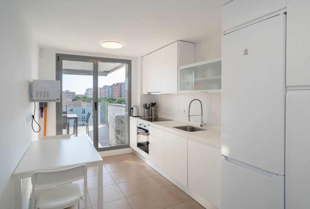 3 Bed Middle Floor Apartment in Málaga Este