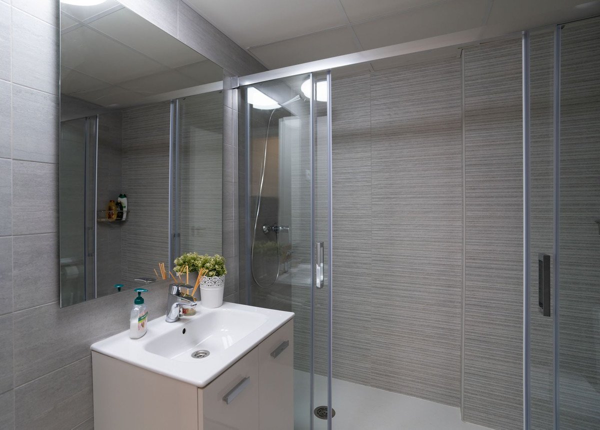3 Bed Middle Floor Apartment in Málaga Este