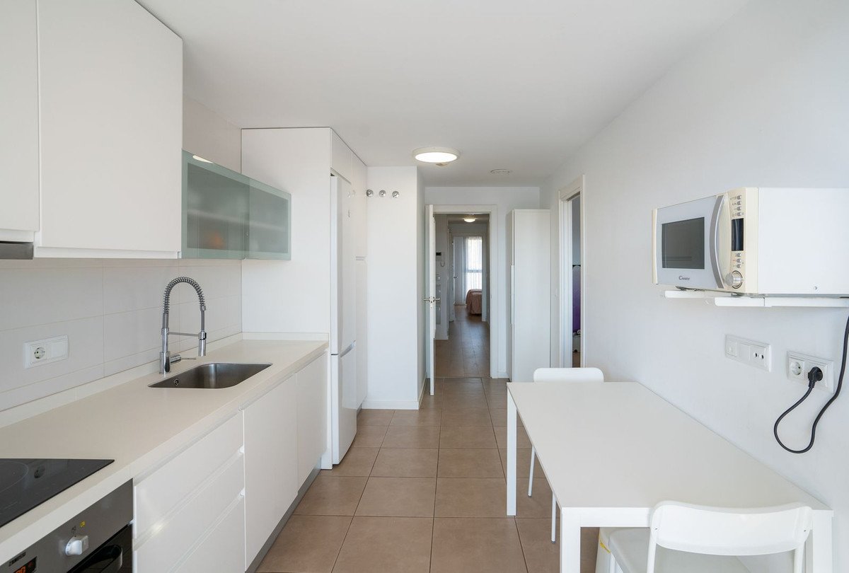 3 Bed Middle Floor Apartment in Málaga Este