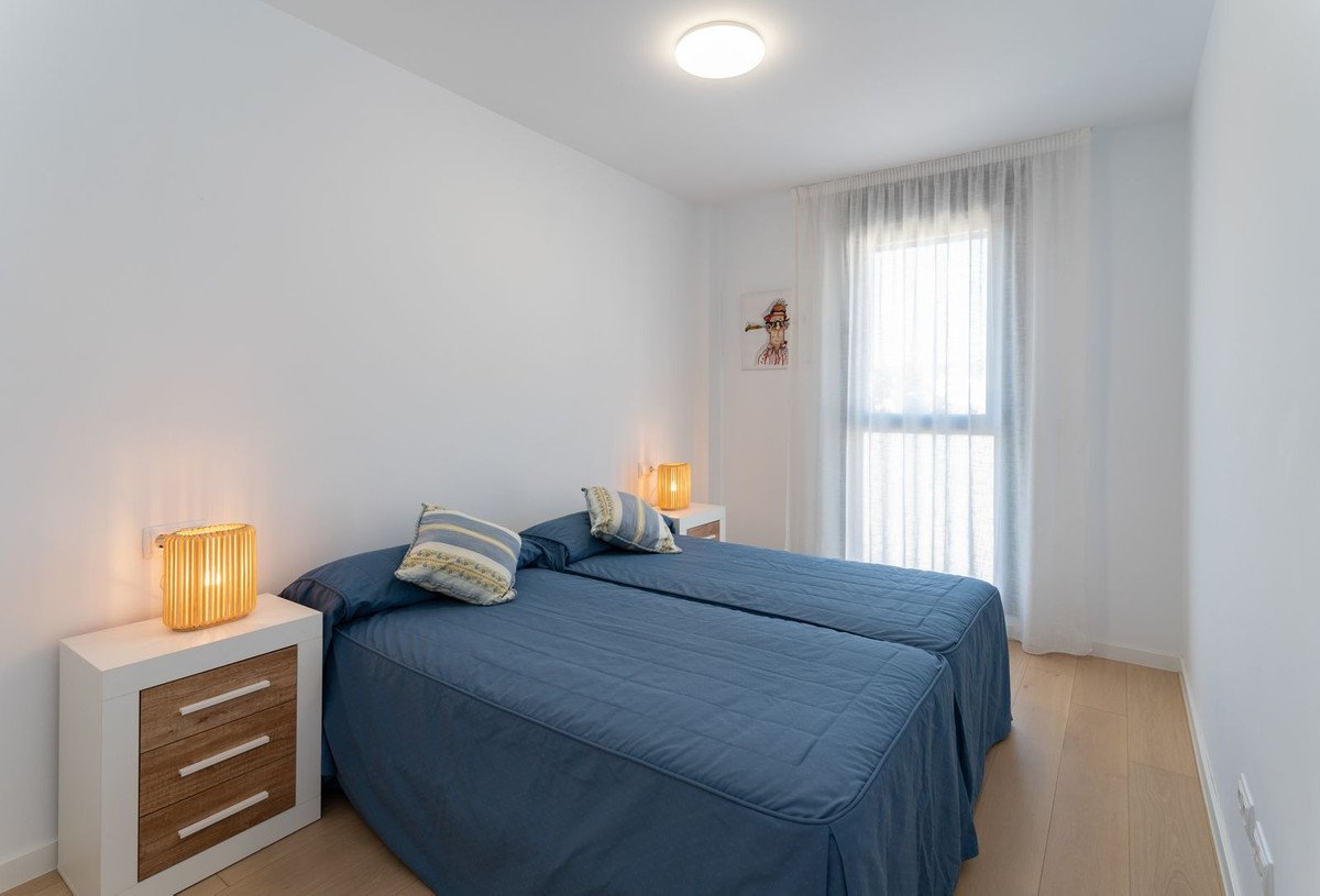 3 Bed Middle Floor Apartment in Málaga Este