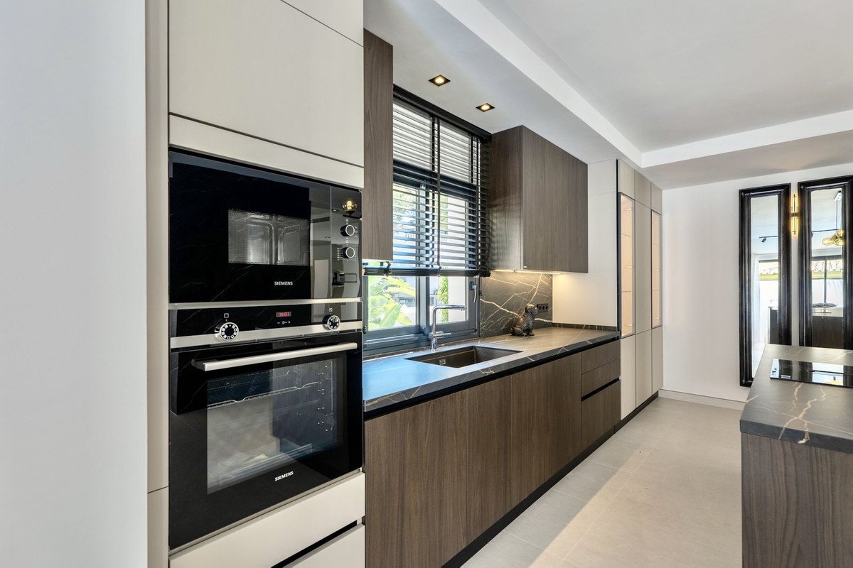 6 Bed Detached Villa in Puerto Banús
