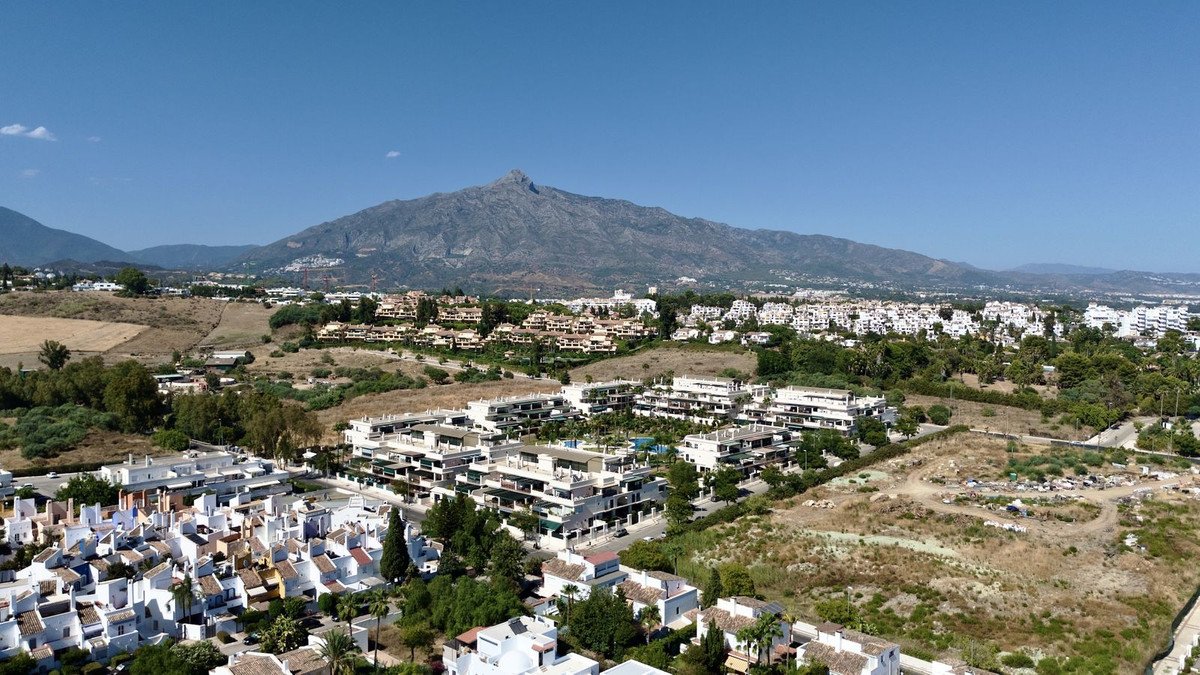 6 Bed Detached Villa in Puerto Banús