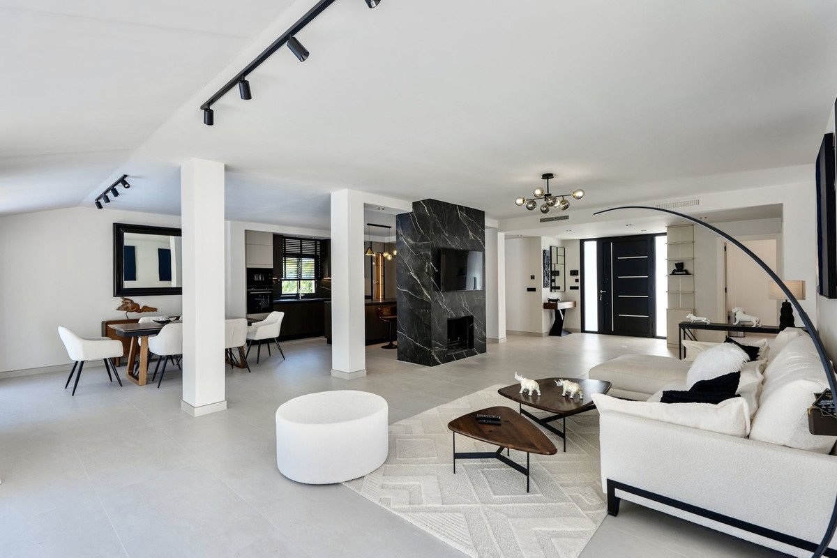 6 Bed Detached Villa in Puerto Banús