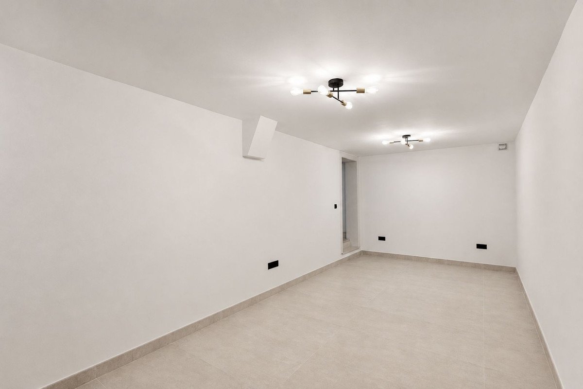 6 Bed Detached Villa in Puerto Banús