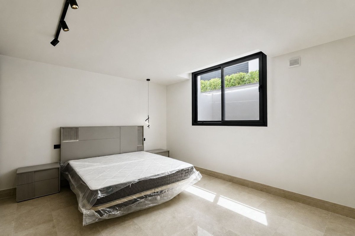 6 Bed Detached Villa in Puerto Banús