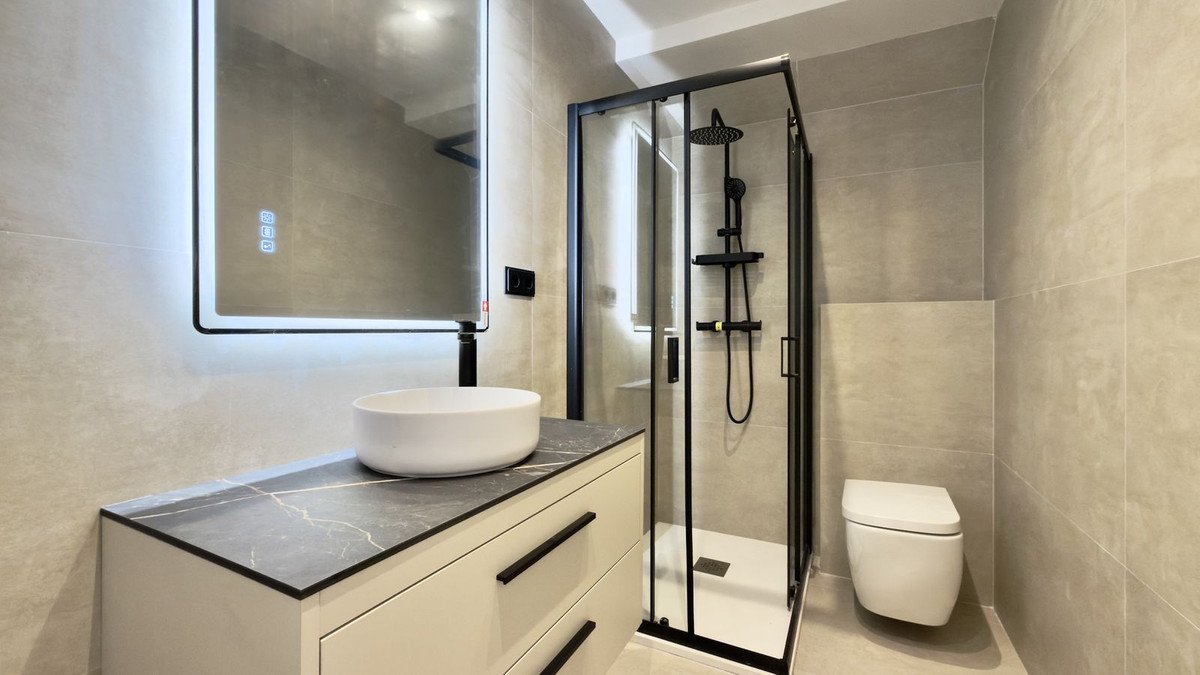 6 Bed Detached Villa in Puerto Banús