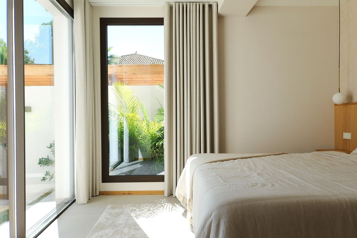 4 Bed Detached Villa in Guadalmina Baja
