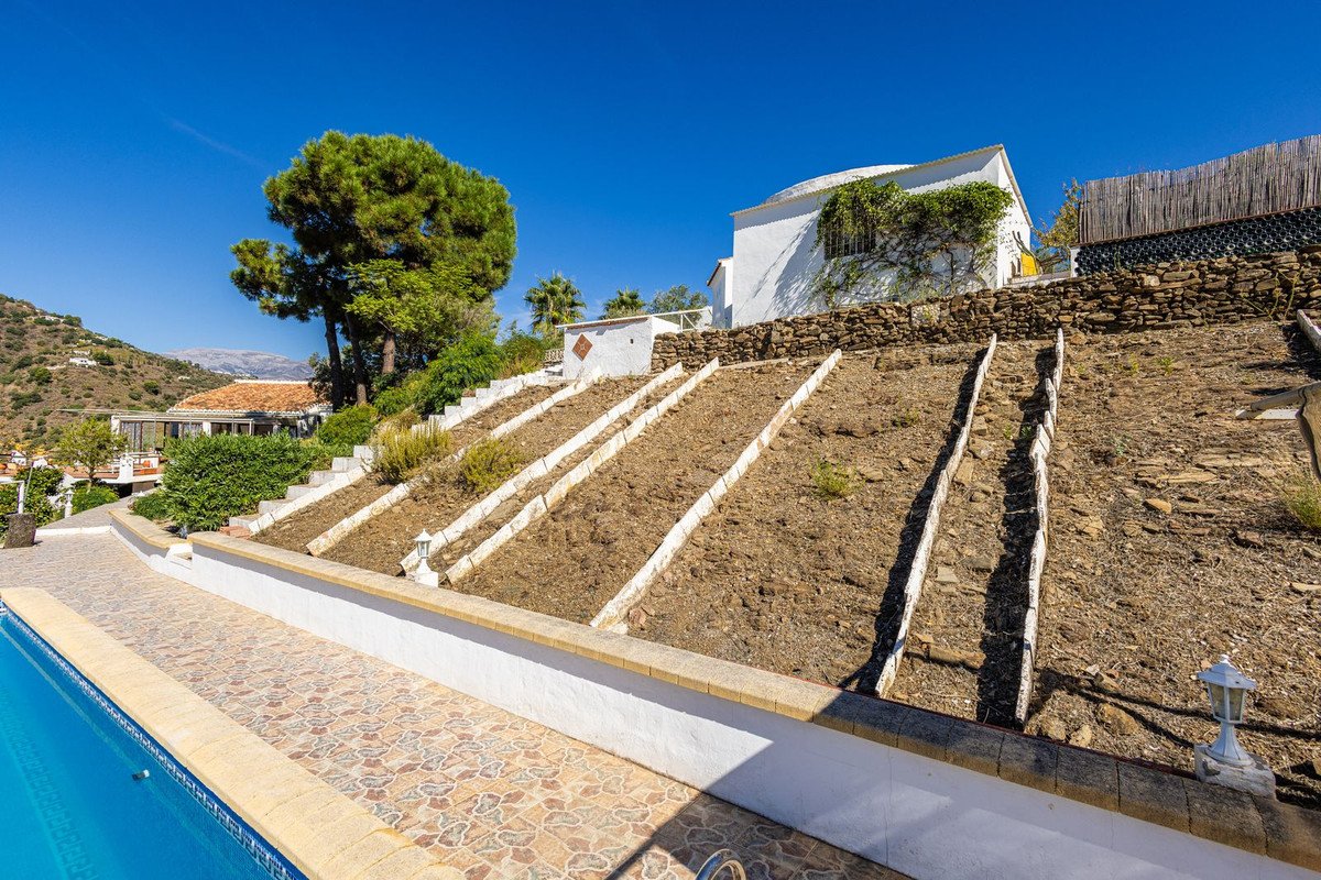 2 Bed Detached Villa in Cómpeta