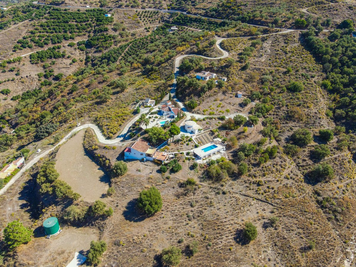 2 Bed Detached Villa in Cómpeta