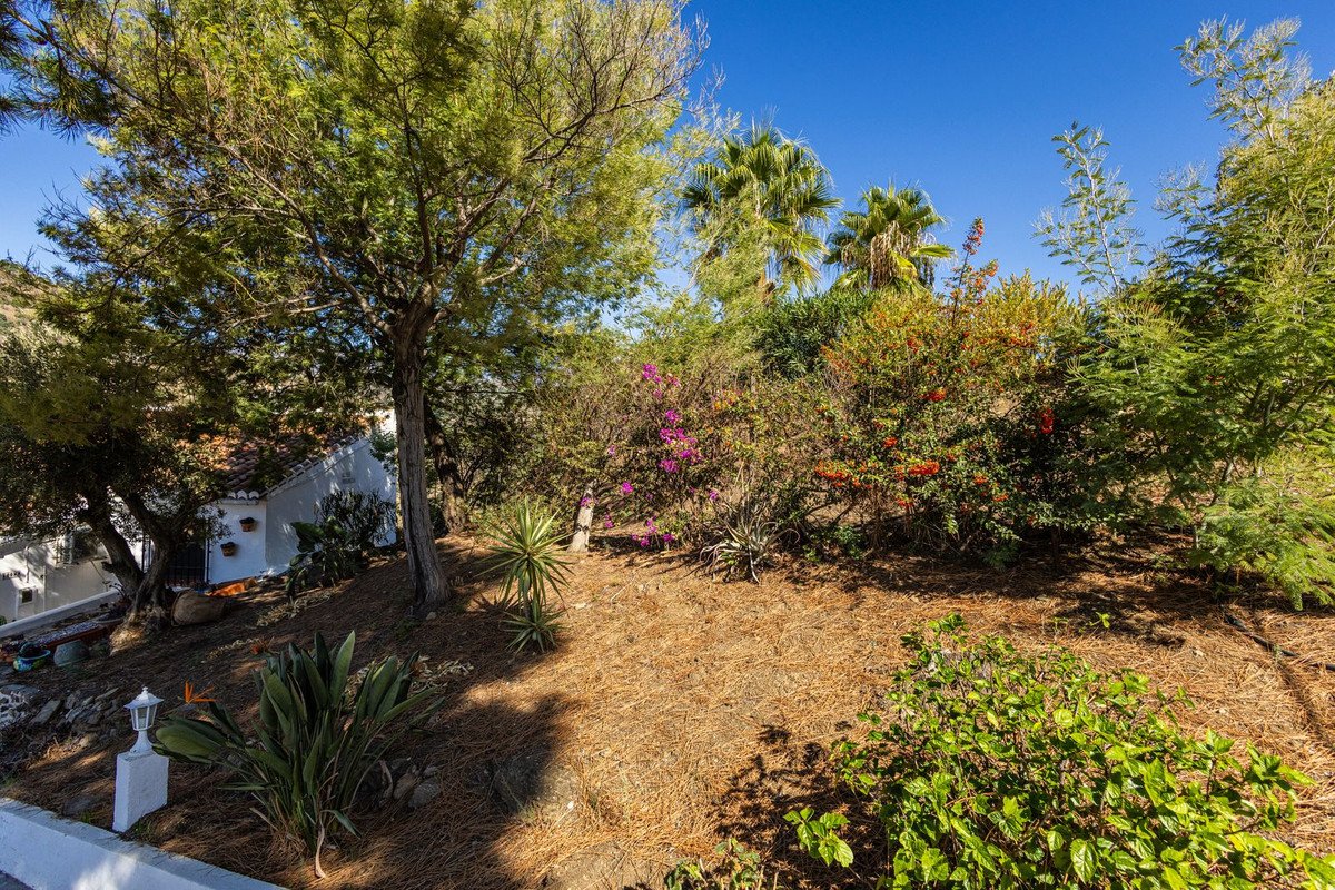 2 Bed Detached Villa in Cómpeta