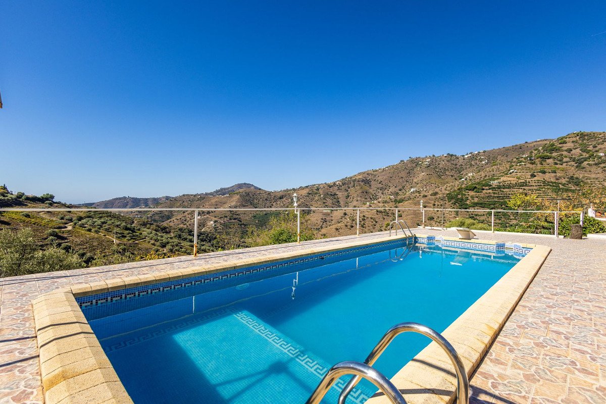 2 Bed Detached Villa in Cómpeta