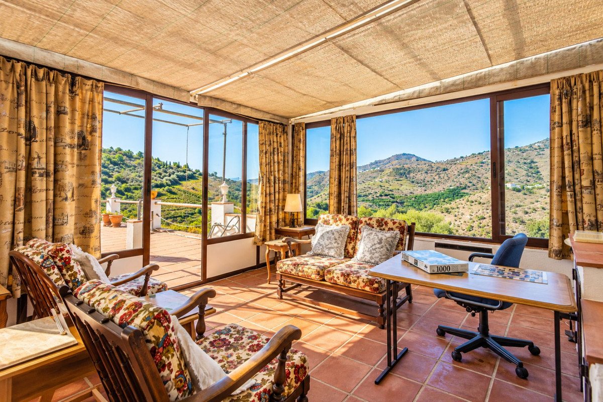 2 Bed Detached Villa in Cómpeta