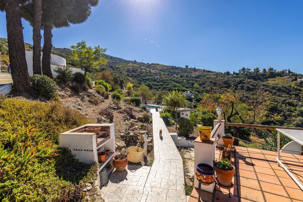 2 Bed Detached Villa in Cómpeta