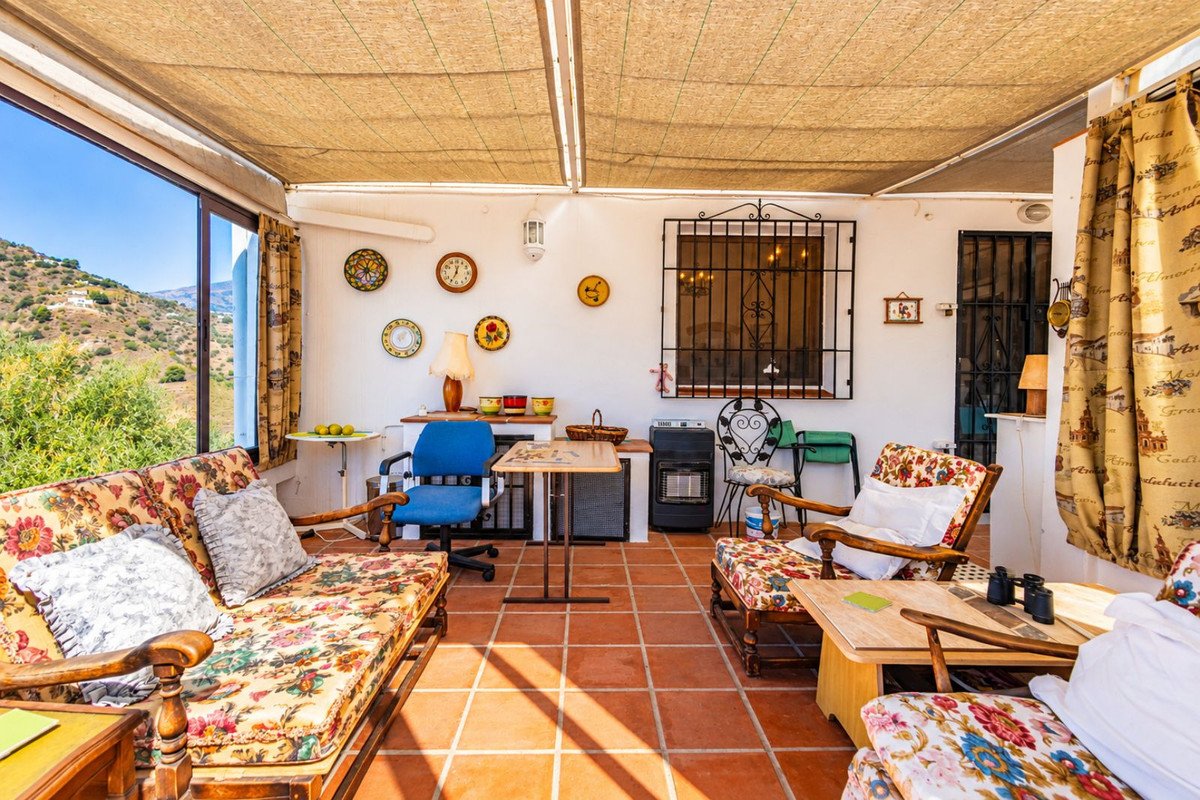 2 Bed Detached Villa in Cómpeta