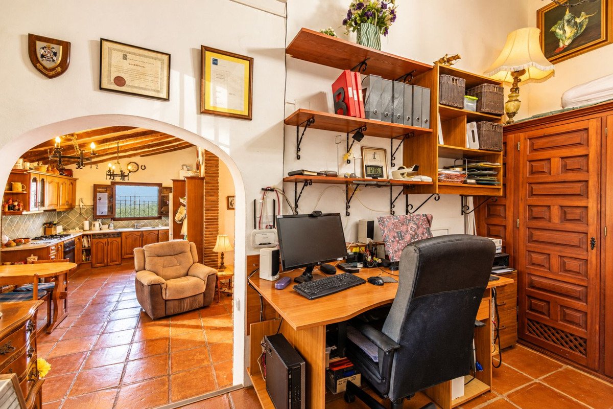 2 Bed Detached Villa in Cómpeta