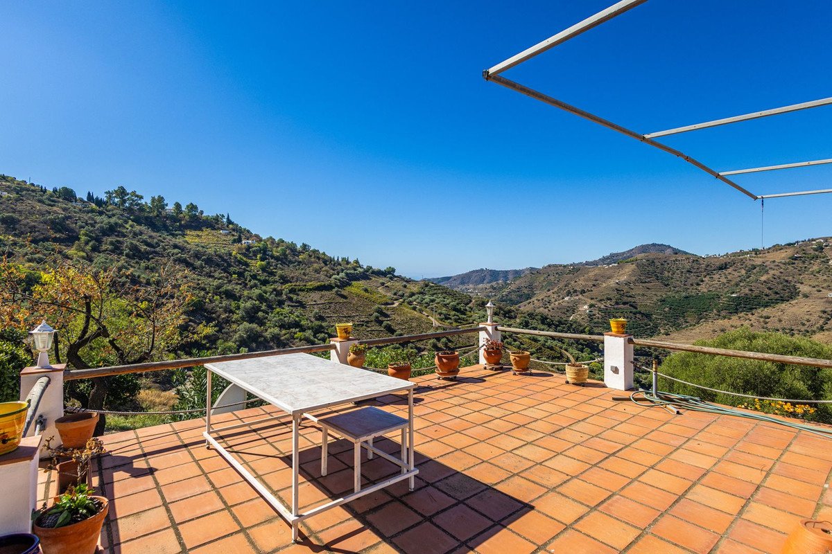 2 Bed Detached Villa in Cómpeta
