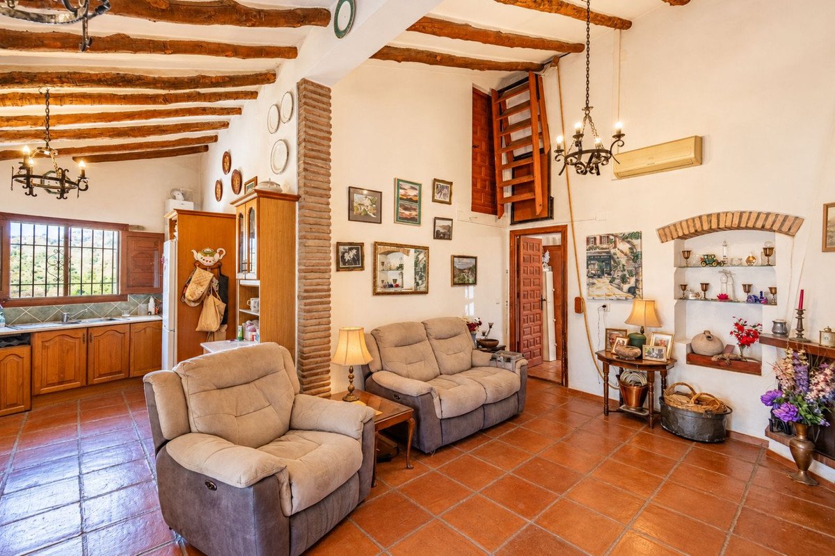 2 Bed Detached Villa in Cómpeta