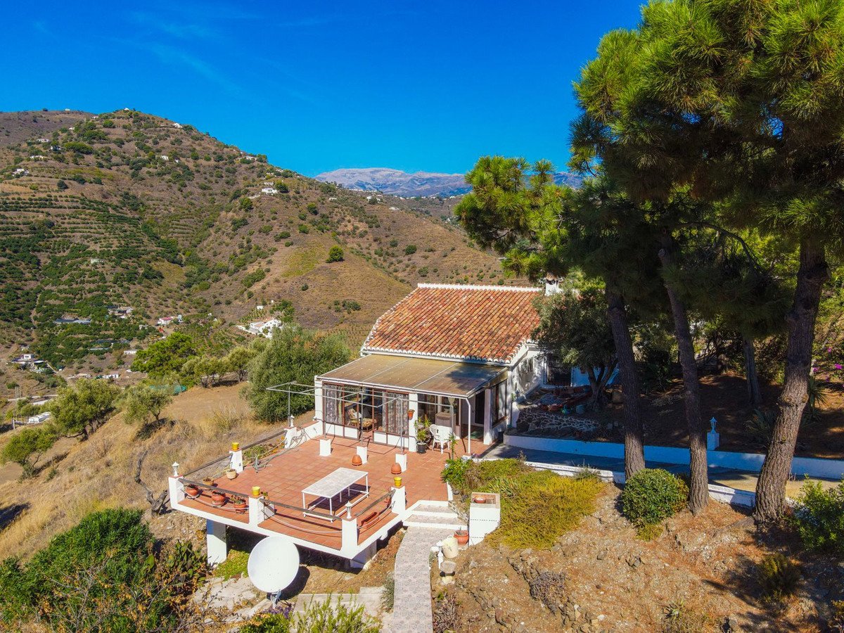2 Bed Detached Villa in Cómpeta
