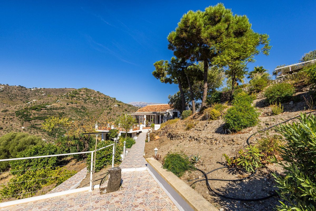 2 Bed Detached Villa in Cómpeta